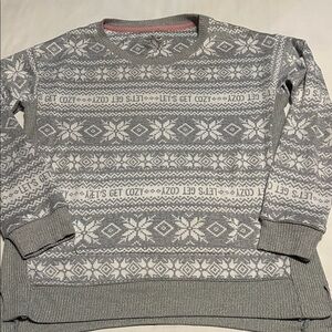Cuddl Duds Gray and White Patterned Crewneck Sweater